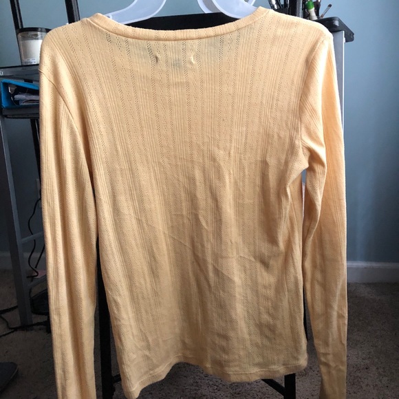 American Eagle Yellow long sleeve shirt - Picture 3 of 3